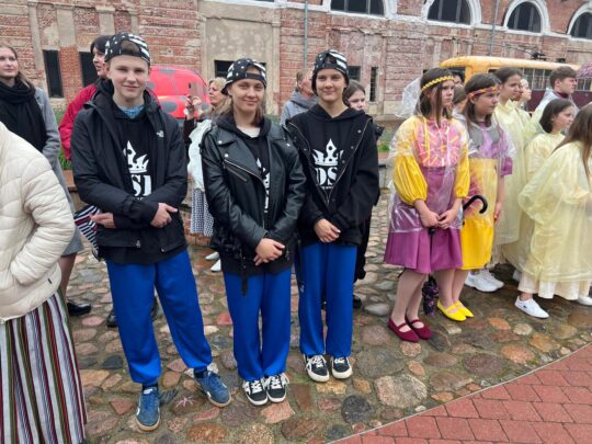 Mūsu skola piedalījās “Savišanās ceļā”-pērļu nodošanas pasākumā