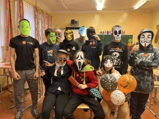 “Trick or Treat?” jautā jums 7.c klase