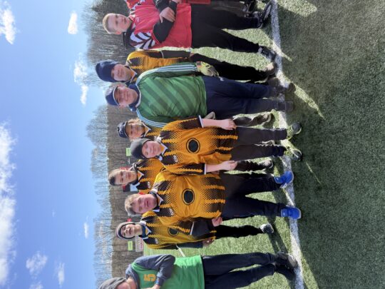 Stropu pamatskolas skolēni ar godsirdību pārstāv skolu LSO “Cerība” futbola sacensībās